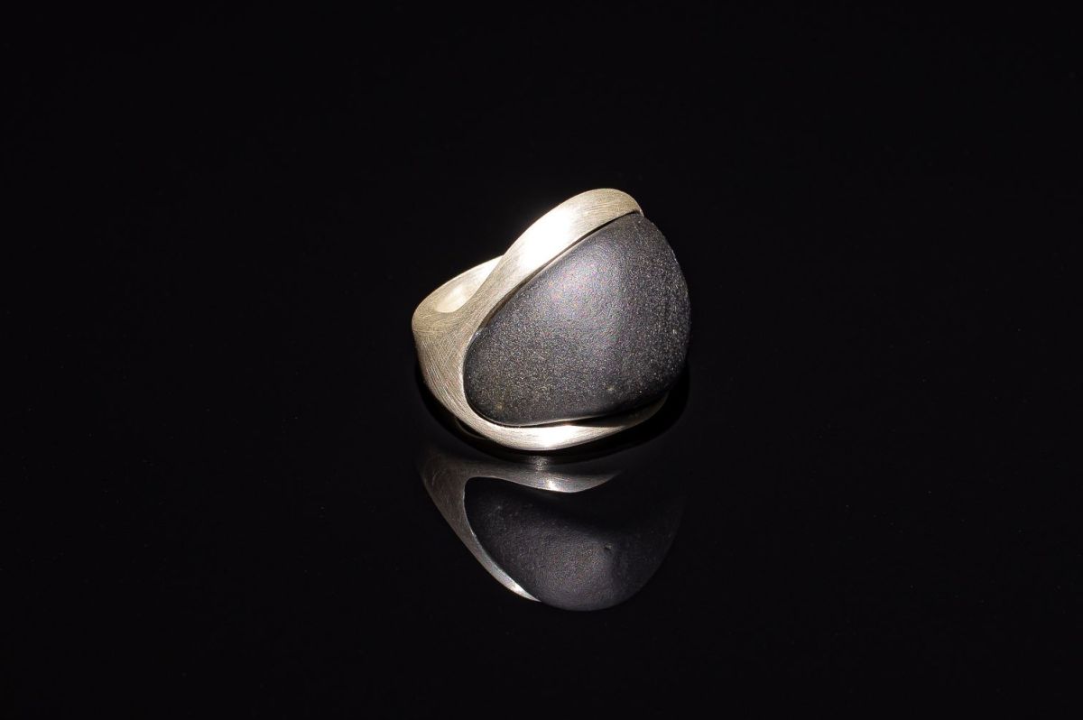 Schmuckstücke von FUNDSACHE ein Ring